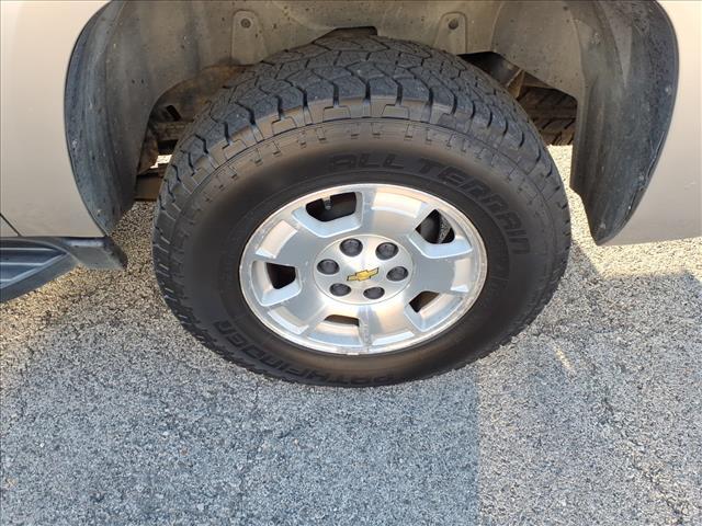 used 2007 Chevrolet Avalanche car, priced at $13,988