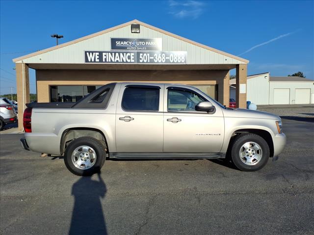 used 2007 Chevrolet Avalanche car, priced at $13,988