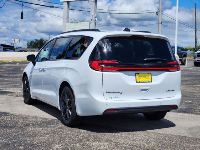 new 2024 Chrysler Pacifica car, priced at $44,247