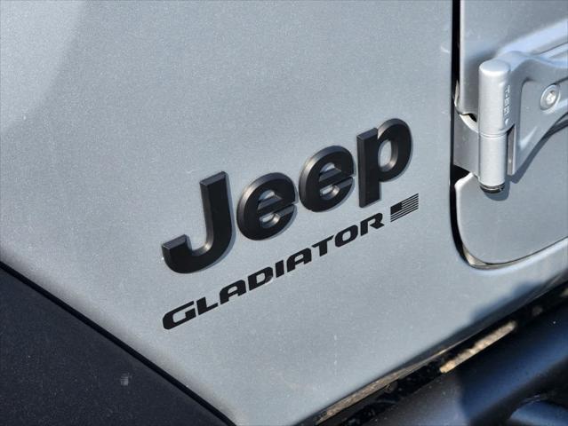 new 2024 Jeep Gladiator car, priced at $48,955