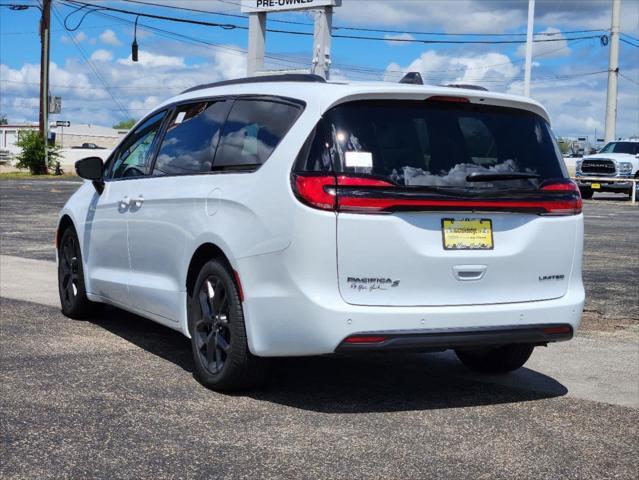 new 2024 Chrysler Pacifica car, priced at $47,554