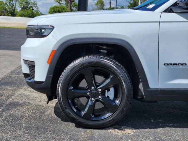 new 2024 Jeep Grand Cherokee car, priced at $41,001