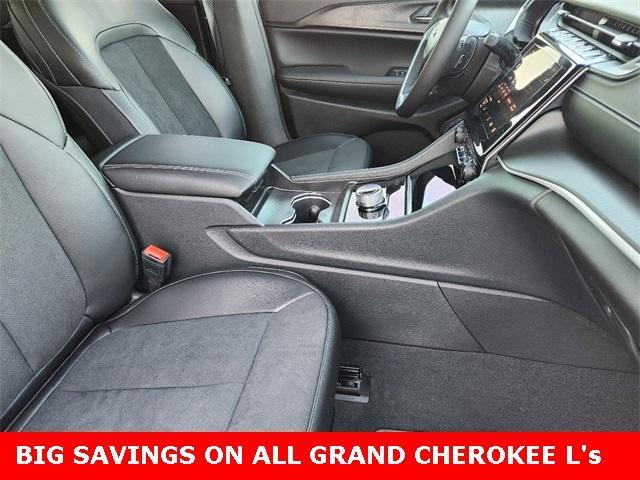 new 2024 Jeep Grand Cherokee L car, priced at $40,880