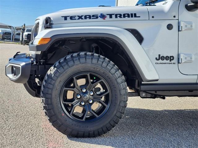 new 2025 Jeep Gladiator car, priced at $46,490