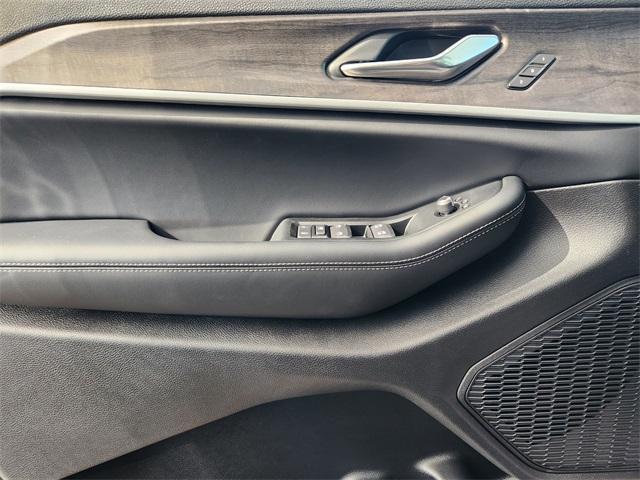 new 2025 Jeep Grand Cherokee car, priced at $47,630