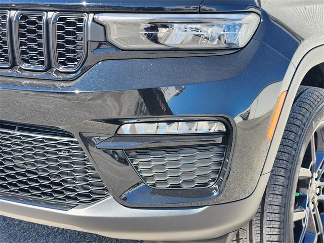 new 2025 Jeep Grand Cherokee car, priced at $47,630