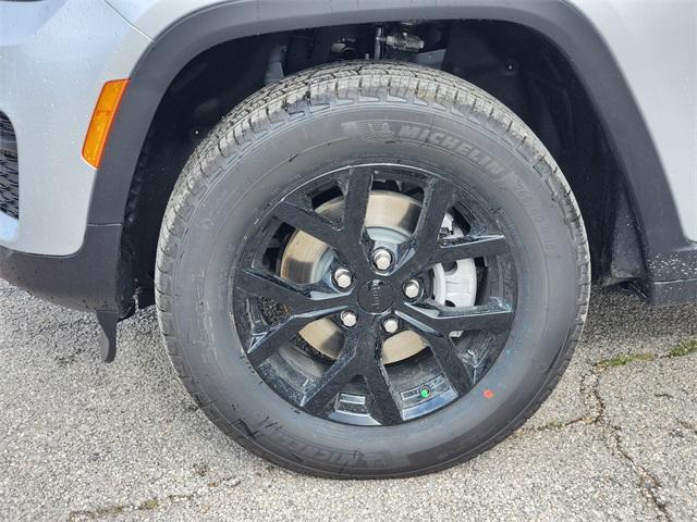 new 2025 Jeep Grand Cherokee car, priced at $38,030