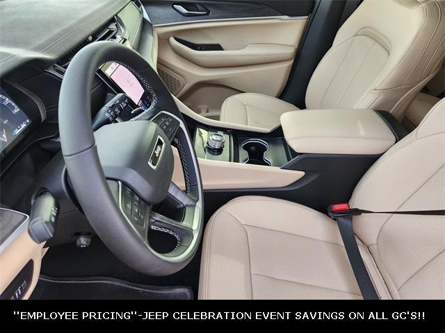new 2025 Jeep Grand Cherokee car, priced at $47,235