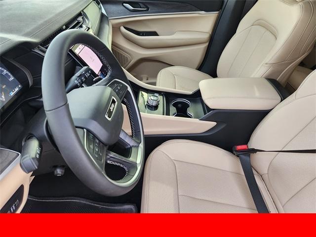 new 2025 Jeep Grand Cherokee car, priced at $44,871