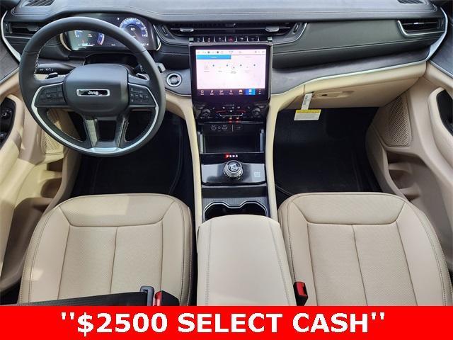 new 2025 Jeep Grand Cherokee car, priced at $41,371