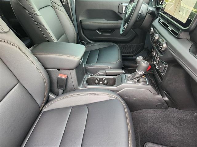new 2025 Jeep Gladiator car, priced at $45,164