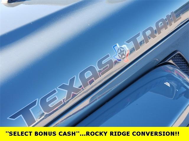 new 2025 Jeep Gladiator car, priced at $46,435