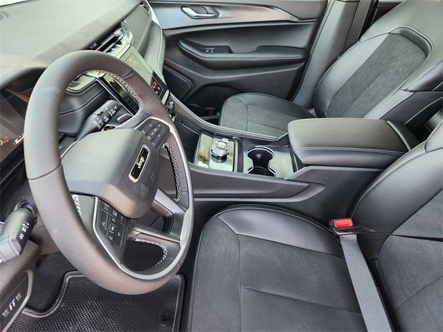 new 2025 Jeep Grand Cherokee car, priced at $40,730