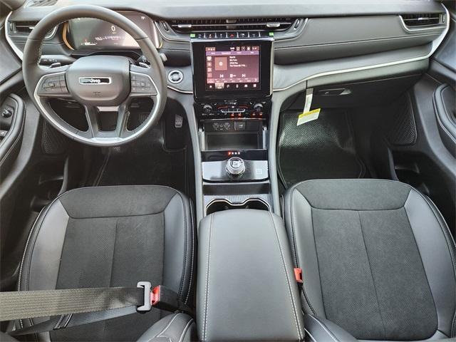 new 2025 Jeep Grand Cherokee car, priced at $40,730