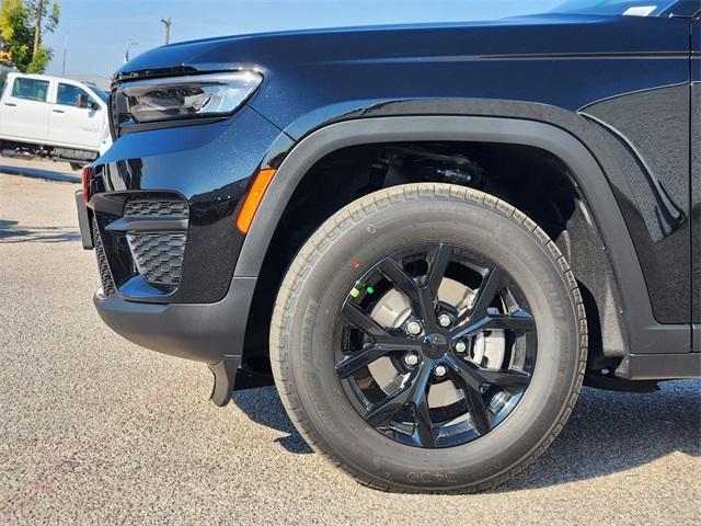 new 2025 Jeep Grand Cherokee car, priced at $40,730