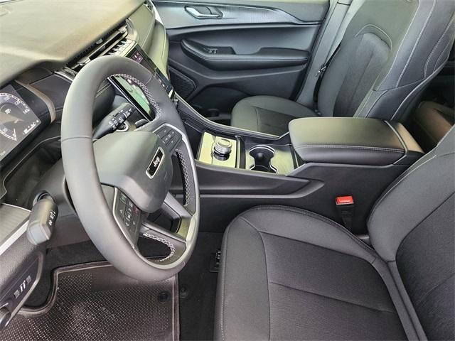 new 2025 Jeep Grand Cherokee car, priced at $34,875