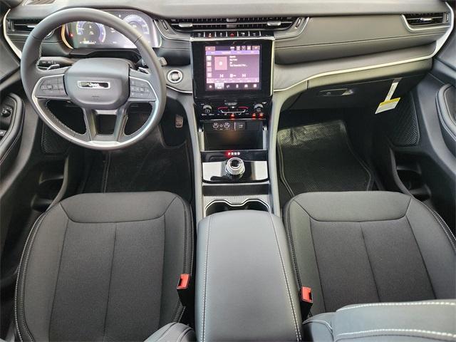 new 2025 Jeep Grand Cherokee car, priced at $34,875