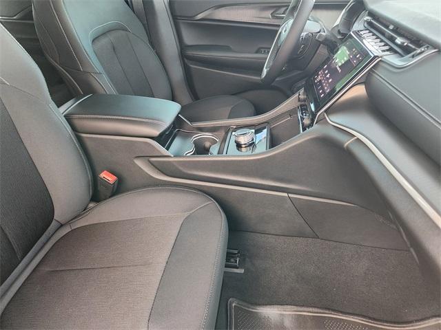 new 2025 Jeep Grand Cherokee car, priced at $34,875