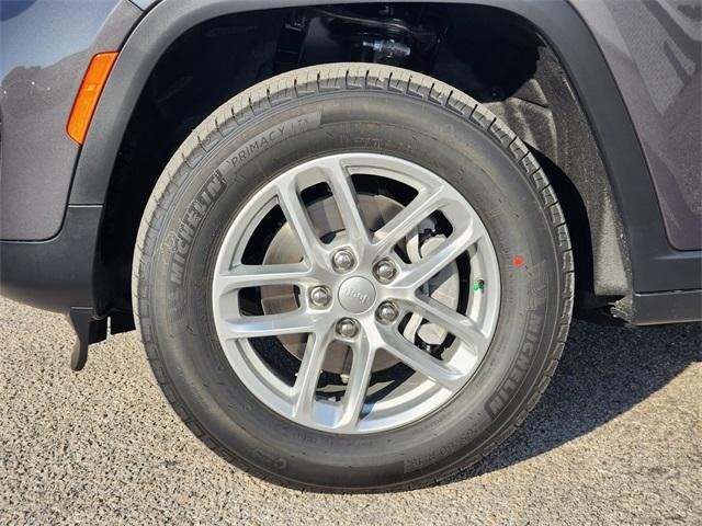 new 2025 Jeep Grand Cherokee car, priced at $34,875