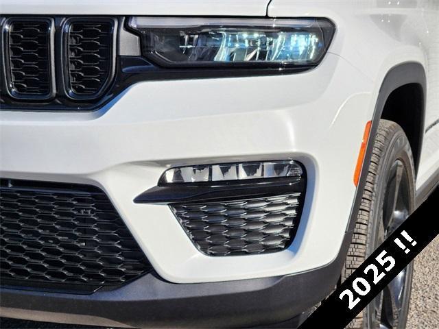 new 2025 Jeep Grand Cherokee car, priced at $41,525