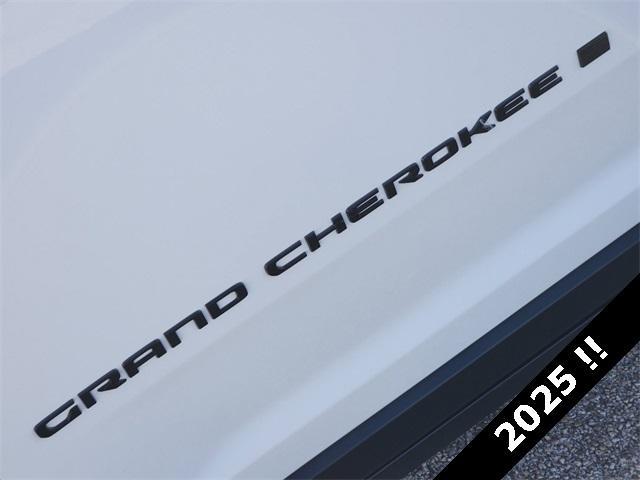 new 2025 Jeep Grand Cherokee car, priced at $41,525