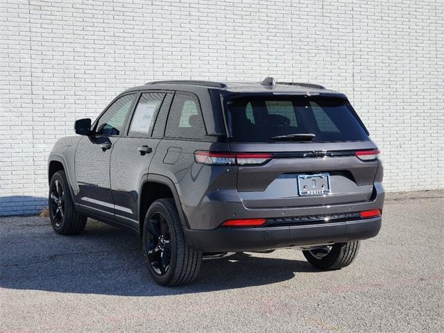 new 2025 Jeep Grand Cherokee car, priced at $40,400