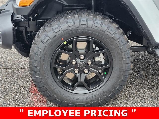 new 2025 Jeep Gladiator car, priced at $41,294