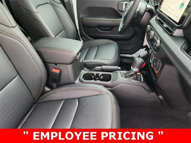 new 2025 Jeep Gladiator car, priced at $41,294