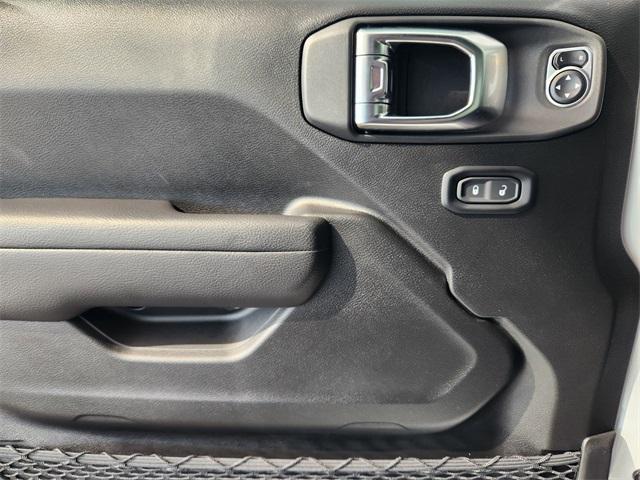 new 2025 Jeep Wrangler car, priced at $47,430