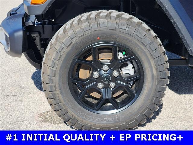 new 2025 Jeep Gladiator car, priced at $47,974