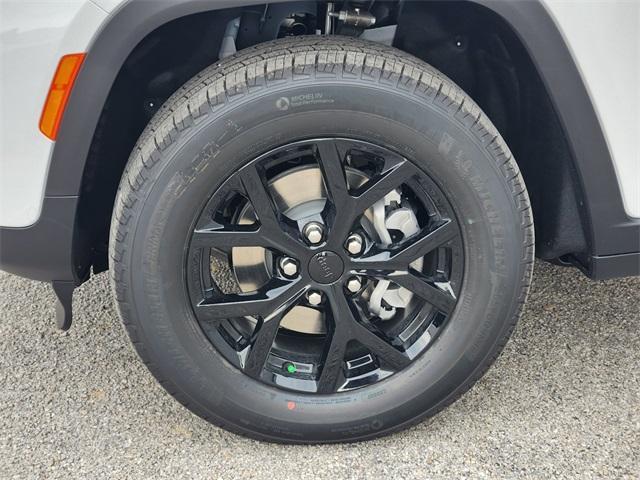 new 2025 Jeep Grand Cherokee car, priced at $36,285