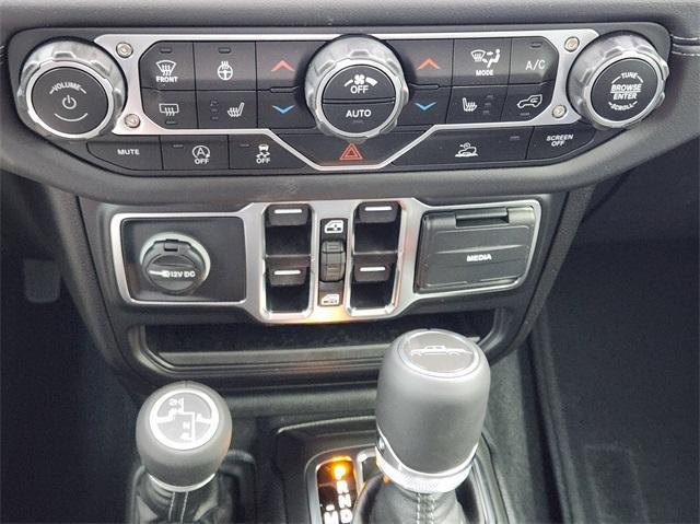 new 2025 Jeep Gladiator car, priced at $45,635