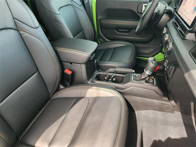 new 2025 Jeep Gladiator car, priced at $45,935