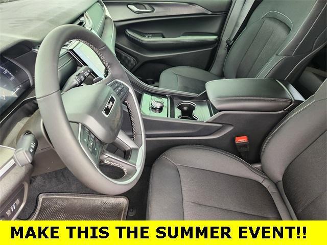 new 2025 Jeep Grand Cherokee car, priced at $39,170