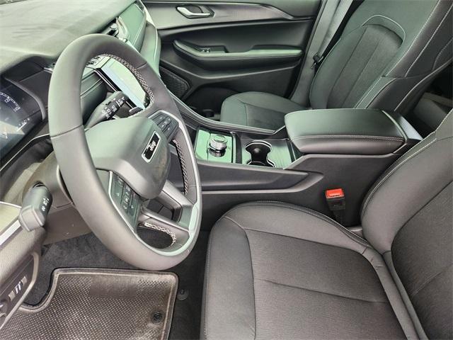 new 2025 Jeep Grand Cherokee car, priced at $40,772