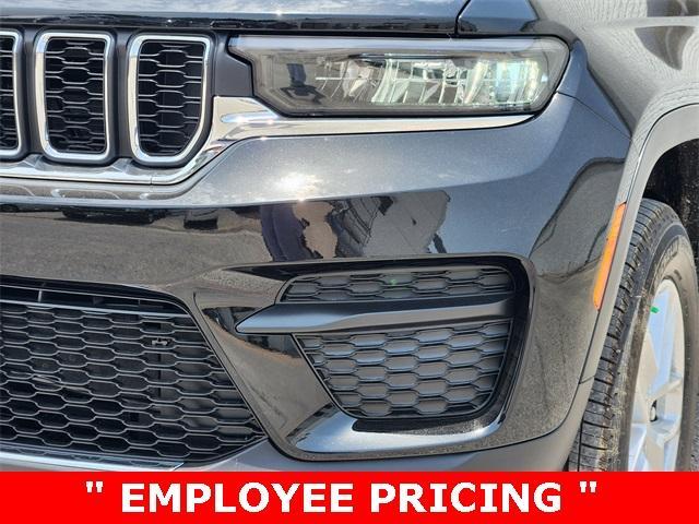 new 2025 Jeep Grand Cherokee car, priced at $38,022