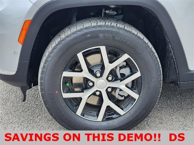 new 2025 Jeep Grand Cherokee L car, priced at $46,712