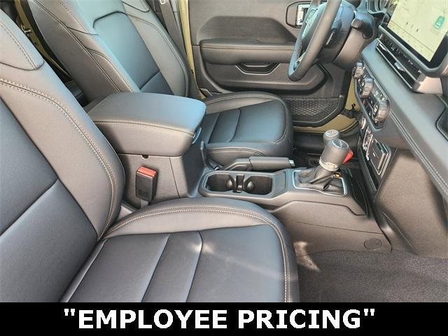 new 2025 Jeep Gladiator car, priced at $41,889