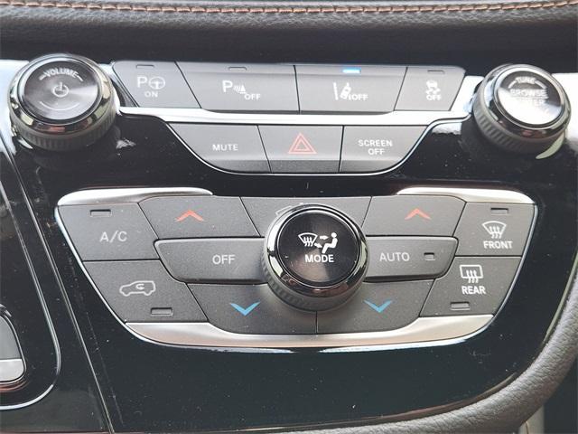 new 2025 Chrysler Pacifica Hybrid car, priced at $54,291