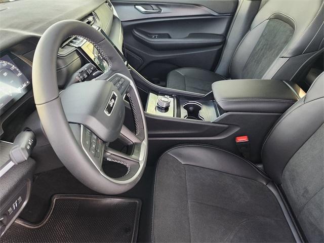 new 2025 Jeep Grand Cherokee car, priced at $40,730