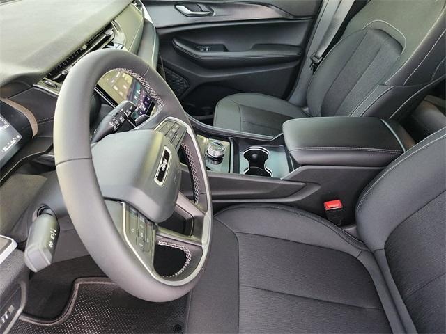 new 2025 Jeep Grand Cherokee car, priced at $34,280