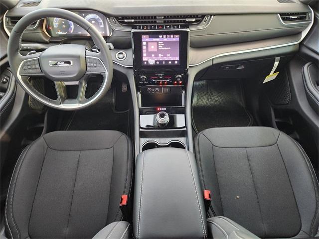 new 2025 Jeep Grand Cherokee car, priced at $34,280