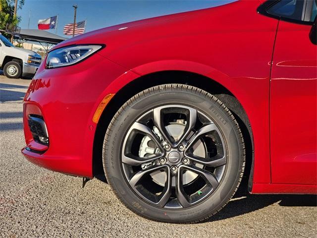 new 2026 Chrysler Pacifica car, priced at $40,560