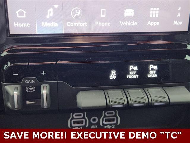 new 2025 Ram 1500 car, priced at $67,660
