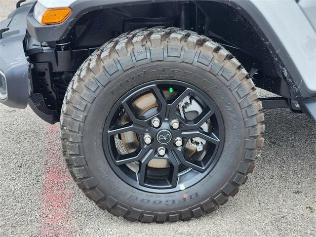 new 2025 Jeep Gladiator car, priced at $40,897