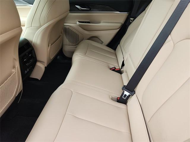 new 2025 Jeep Grand Cherokee car, priced at $40,781