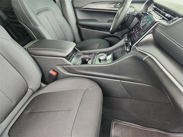 new 2025 Jeep Grand Cherokee car, priced at $38,670