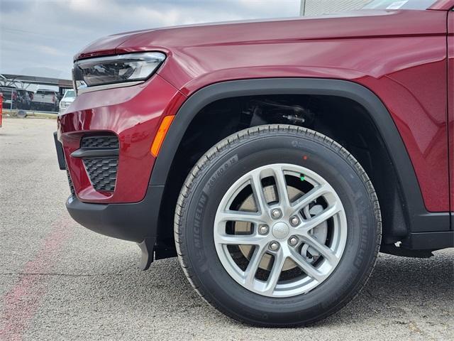 new 2025 Jeep Grand Cherokee car, priced at $38,670