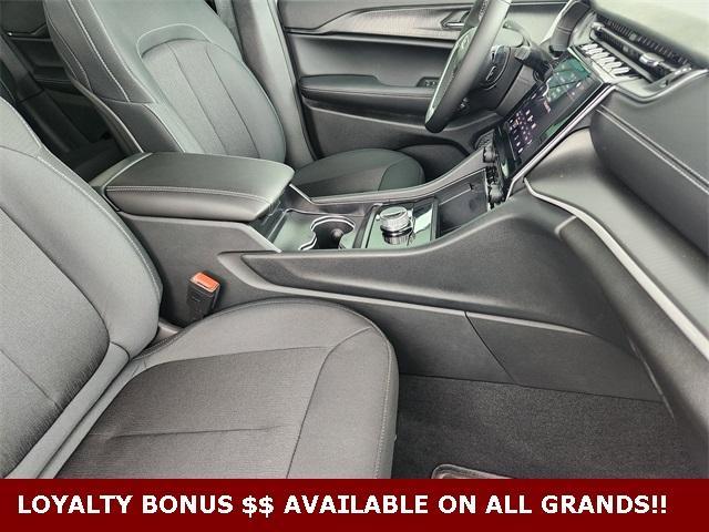 new 2025 Jeep Grand Cherokee car, priced at $38,270