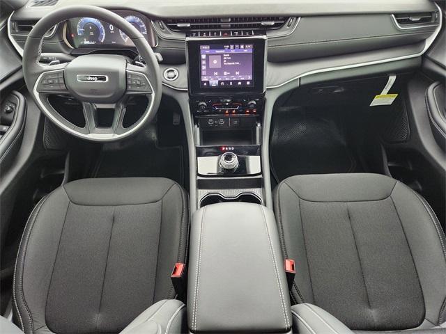 new 2025 Jeep Grand Cherokee car, priced at $38,670